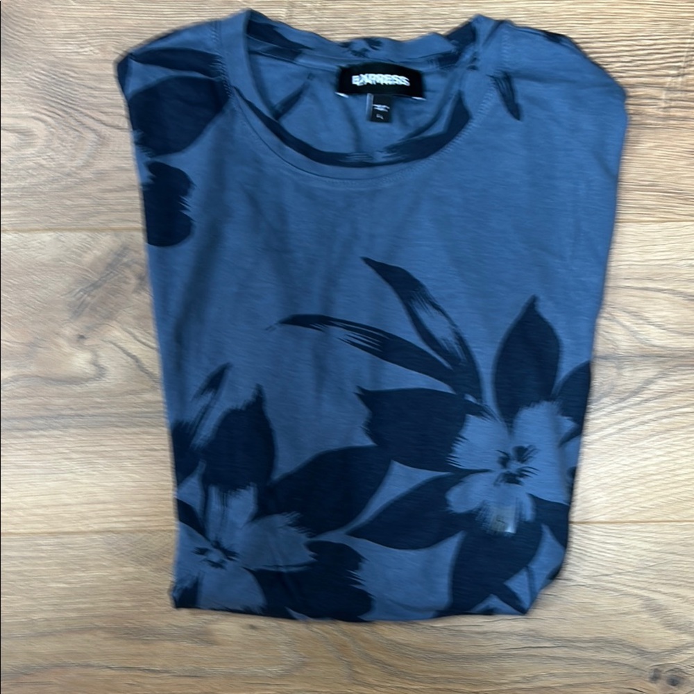Express Men's Dark Blue Floral Tee